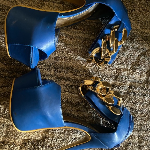 Platform ankle strapped heels - Picture 2 of 5